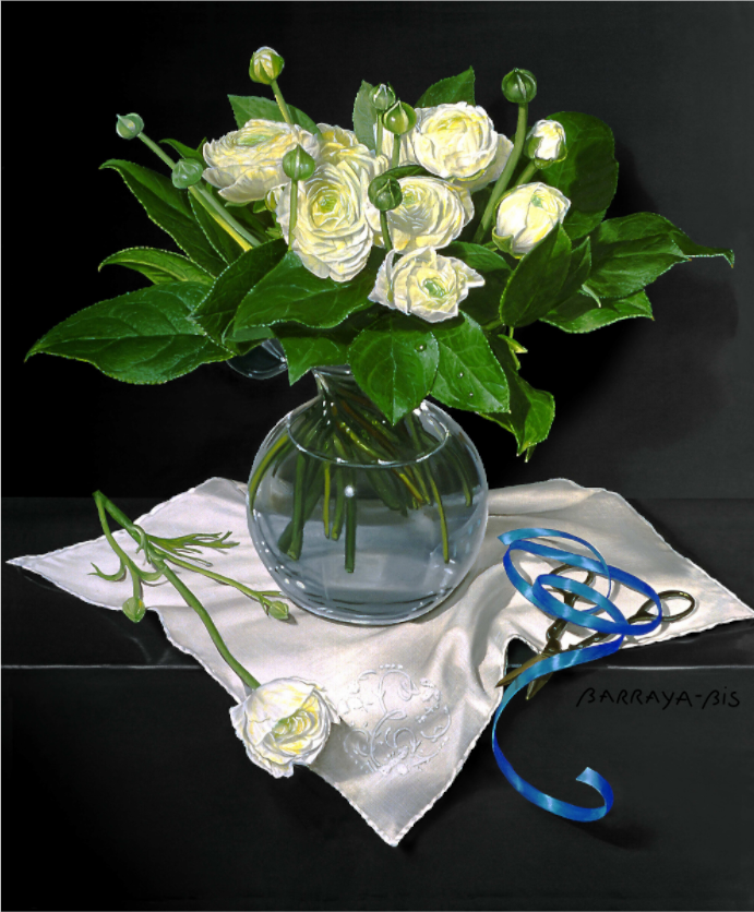 Un magnifique bouquet de renoncules blanches dans un vase transparent.