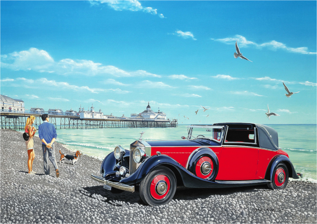 Une plage de galets avec en fond la jetée promenade de Eastbourne. Sur la plage, un couple très british et leur chien ont à coté d'eux une magnifique Rolls.
