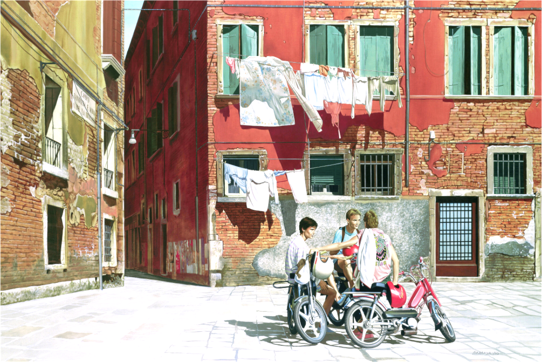 sur une grande place italienne, un groupe de jeunes bavardent de tout et de rien.